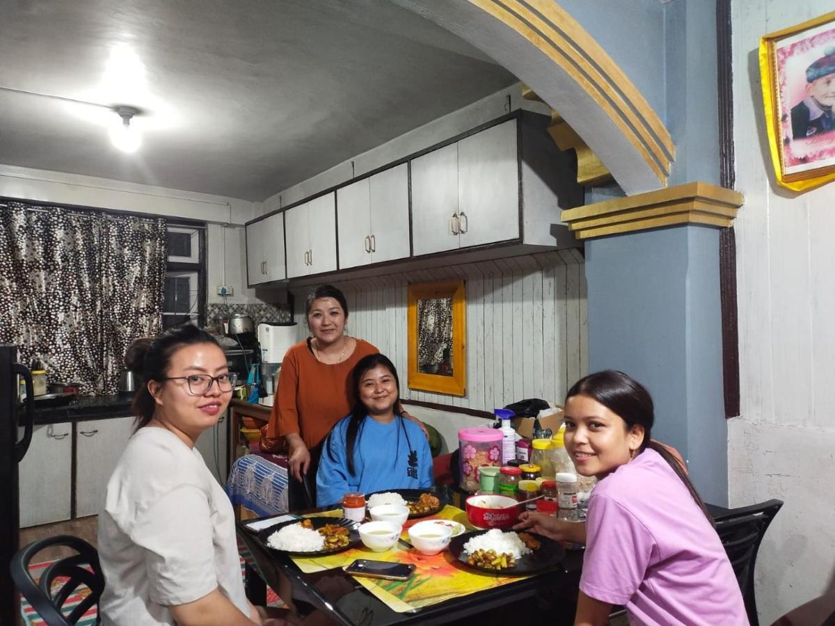 דרג'ילינג Dukeraj Homestay מראה חיצוני תמונה